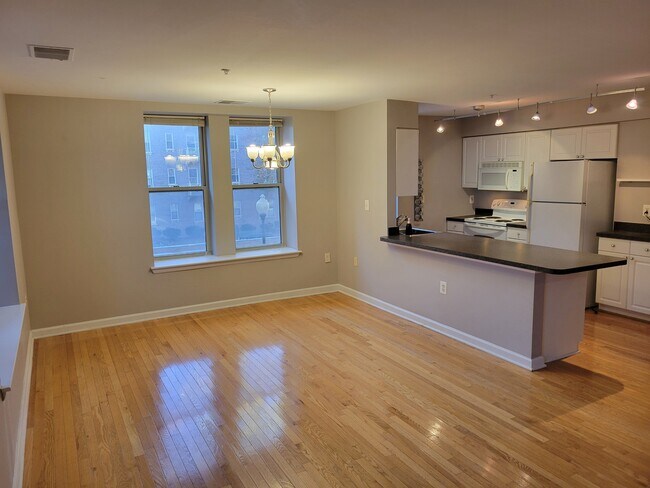 Building Photo - 1308 Clifton St NW