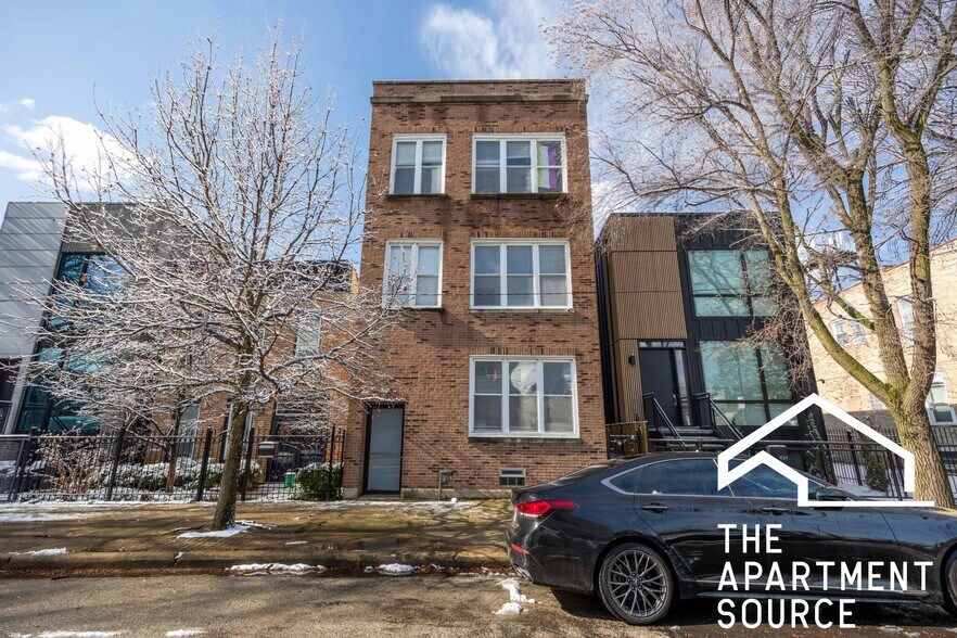 Building Photo - 1918 N Wilmot Ave