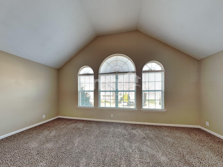 Building Photo - 661 Sugar Mill Dr