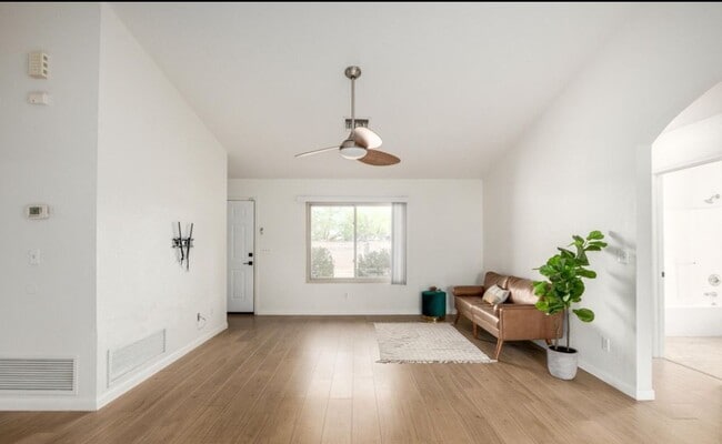 Building Photo - 4781 E Joslyn Heights Pl