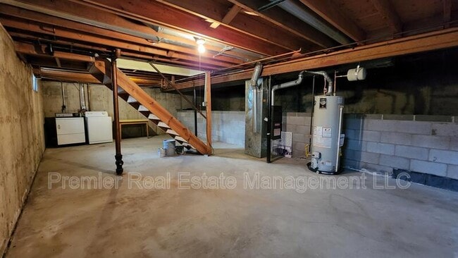 Building Photo - 1889 S Clermont St