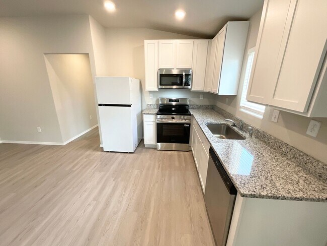 Building Photo - 5731 Falcon Pt