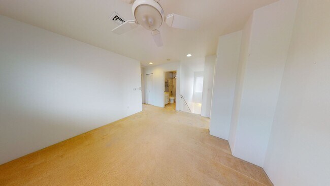 Building Photo - Spacious 3Bd/2.5Ba Single-Family Home in M...