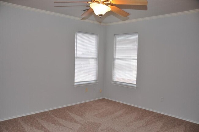 Building Photo - 1118 Pine Portage Loop