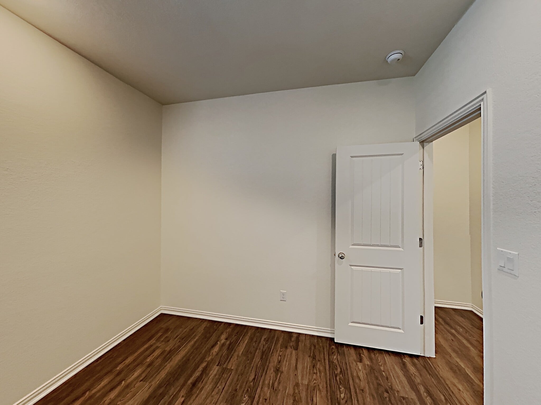 Building Photo - 437 Pebble Bend