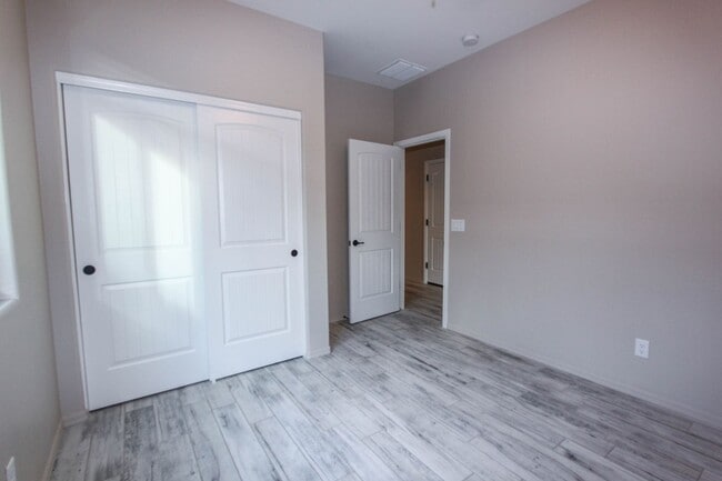 Building Photo - Four Bedroom Saddlewood Home