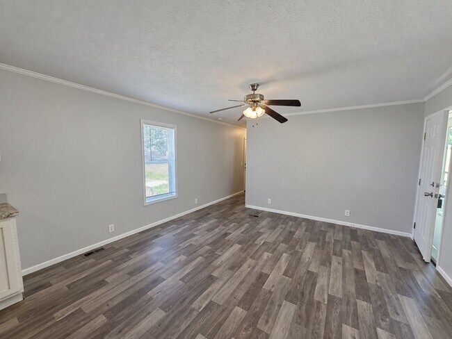 Building Photo - 16 Cardinal Hill Dr