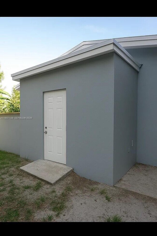 Building Photo - 1023 NW 33rd St