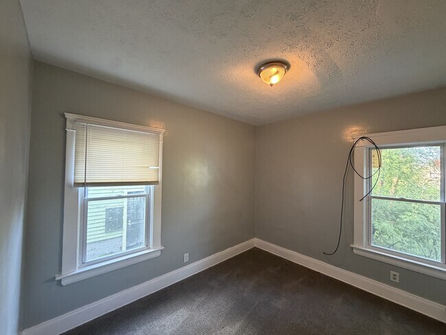 Building Photo - 13709 Rugby Rd
