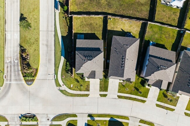 Building Photo - 5742 Aurora Grns Ln