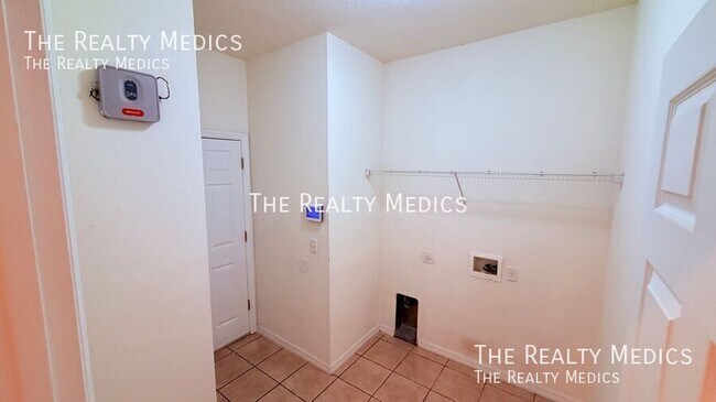 Building Photo - 4067 Knott Dr