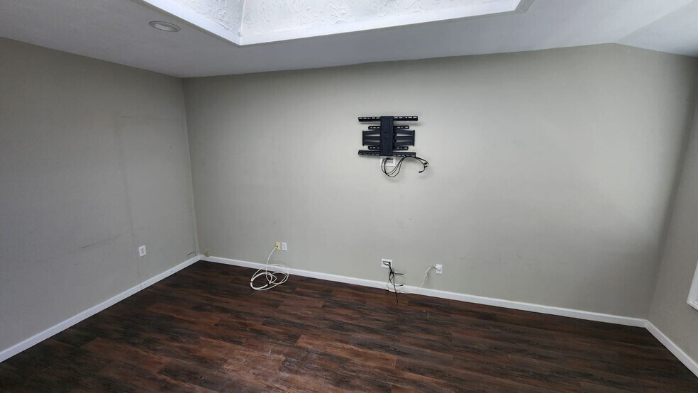 Building Photo - 137 Alkier St