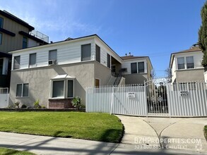 Building Photo - Charming 1Bed 1 Bath In North Hollywood