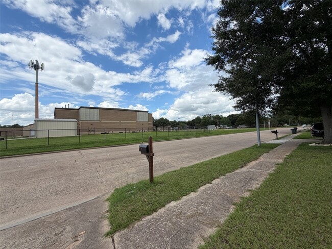 Building Photo - 22319 Merrymount Dr