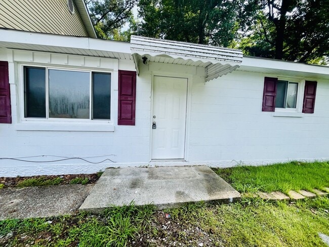 Primary Photo - $250 OFF FIRST MONTH! 2 Bedroom 1 Bath inc...