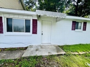 Building Photo - $250 OFF FIRST MONTH! 2 Bedroom 1 Bath inc...