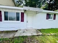 Building Photo - 2 Bedroom 1 Bath includes Water, Sewer, an...