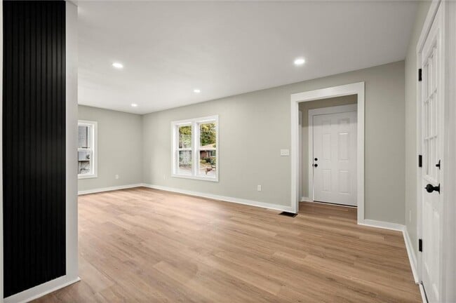 Building Photo - 1332 Thurgood St SW