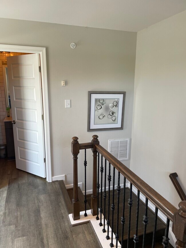 Building Photo - 2 Capital Trail Row