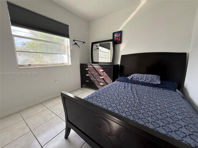 Building Photo - 8636 Beekman Dr