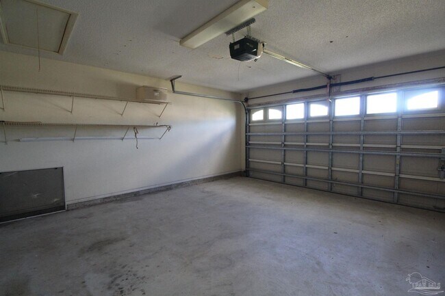 Building Photo - 2437 Gulf Breeze Ave