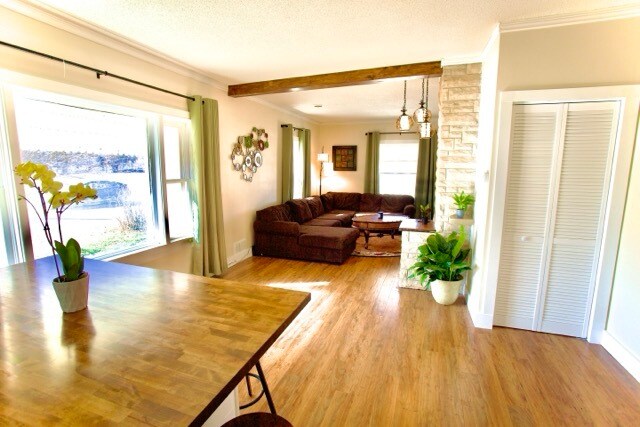 Building Photo - 707 Saint Marys St