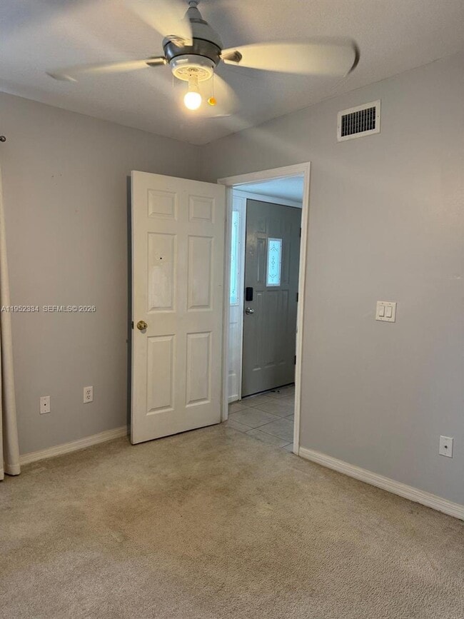 Building Photo - 910 SW Airoso Blvd