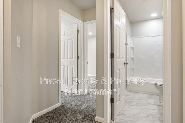 Building Photo - 4412 Pepper Dr