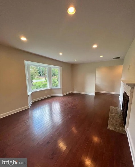 Building Photo - 10512 Norman Ave