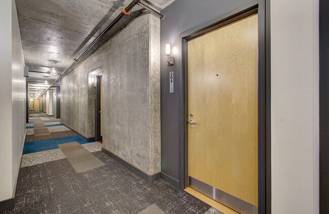 Building Photo - THE CIVIC IN GOOSE HOLLOW STUDIO BEDROOM CONDO!