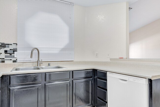 Building Photo - 5026 S Rainbow Blvd