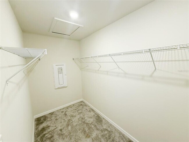 Building Photo - 393 Meadowland Pt