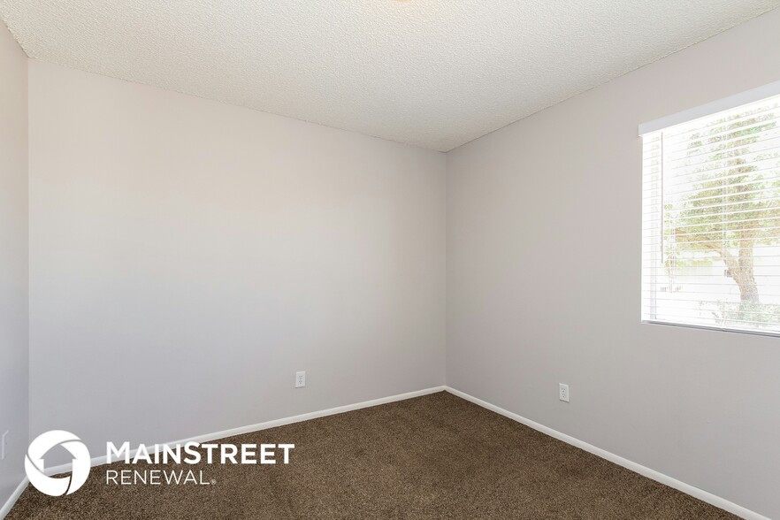 Building Photo - 8435 W Heatherbrae Dr