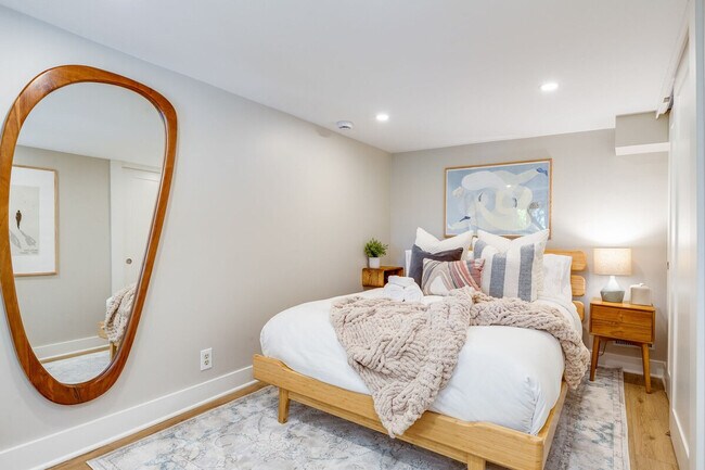 Building Photo - 1706 Warren Ave N