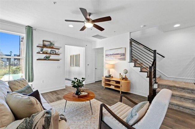 Building Photo - 2516 Simond Ave