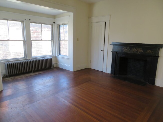 Building Photo - 92 Hillman St