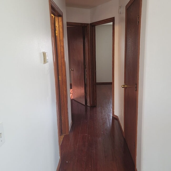 Building Photo - 3 bedroom, 2 bath, single family home.