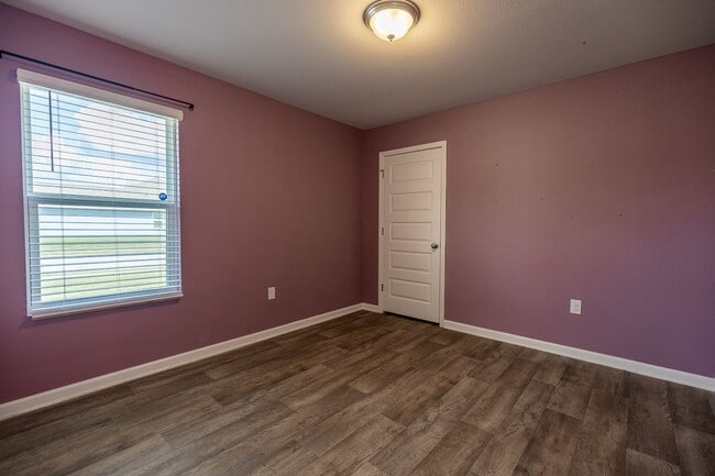 Building Photo - Beautiful 4-bedroom, 2-bath in a Foley nei...