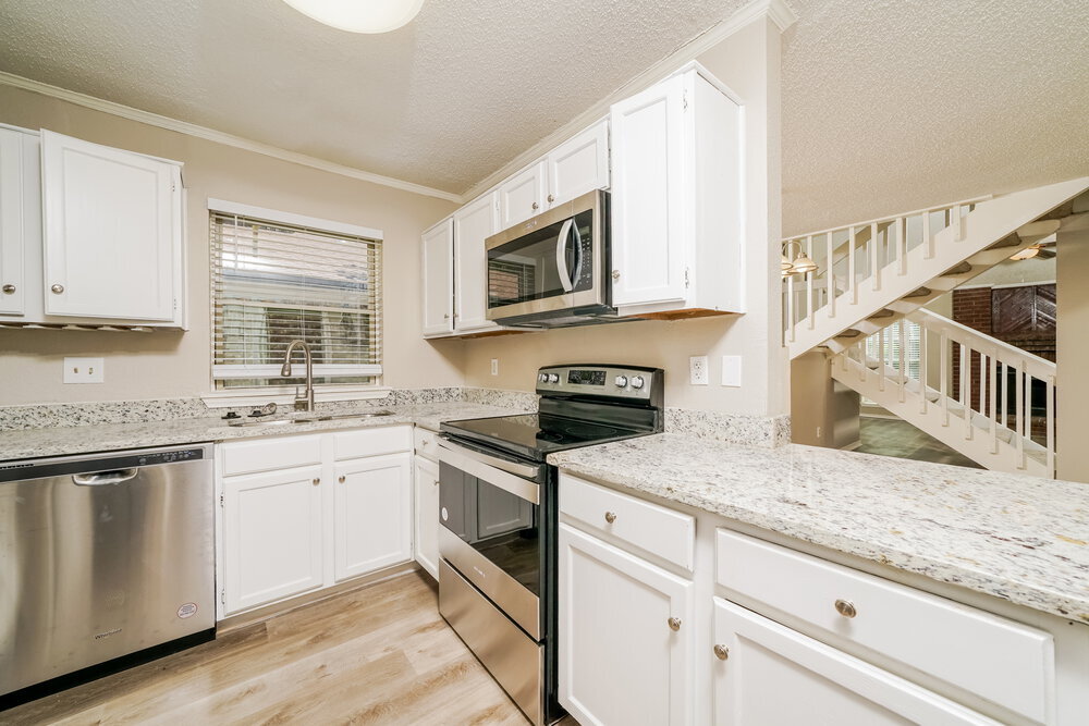 Building Photo - 1115 Hemlock Ct