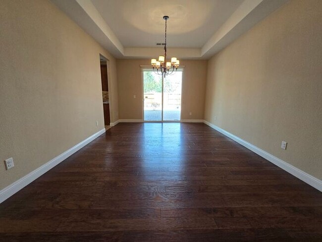 Building Photo - Beautiful Single-Story Home with Upgraded Kitchen & Spacious Backyard in Gated Community