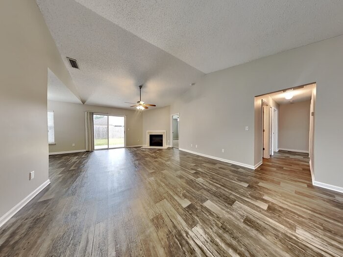 Building Photo - 6463 Silk Leaf Ln