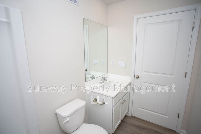 Building Photo - 234 Macoun Way