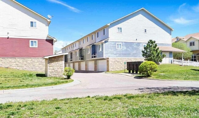 Building Photo - Italian Estates Property Management