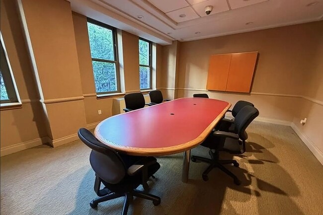 Building Photo - 400 E 90th St