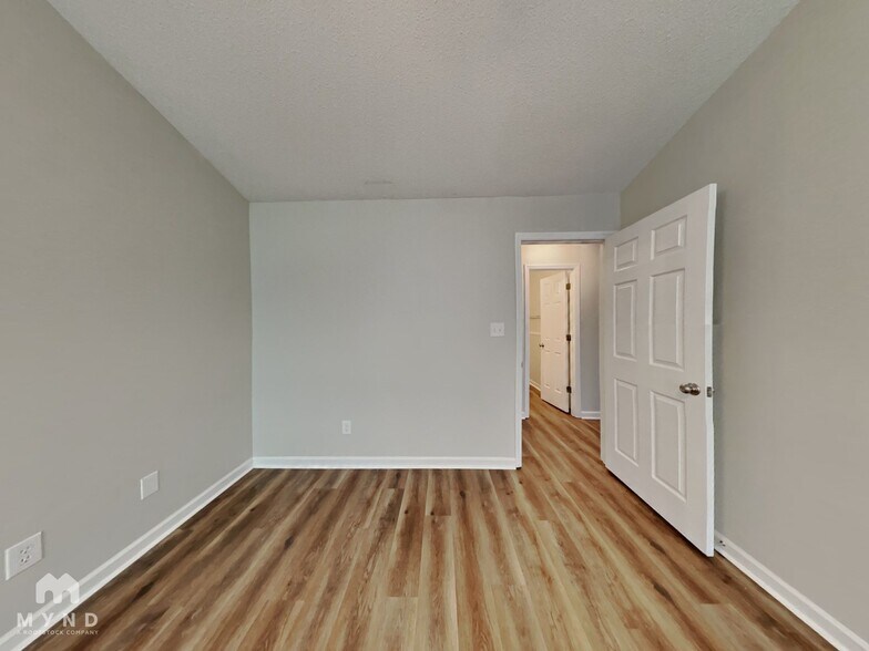 Building Photo - 589 Spaniel Ln