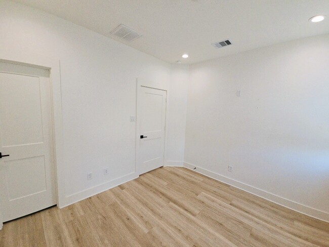 Building Photo - 2852 Cline St