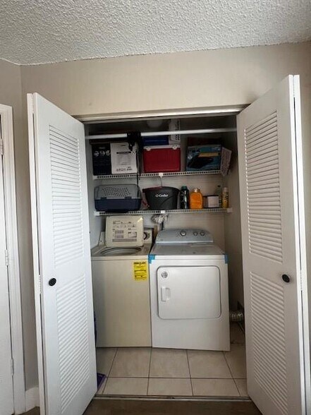 Building Photo - 2846 S University Dr