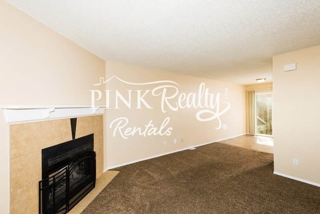 Building Photo - Great 2-Story Townhome in Soaring Eagle
