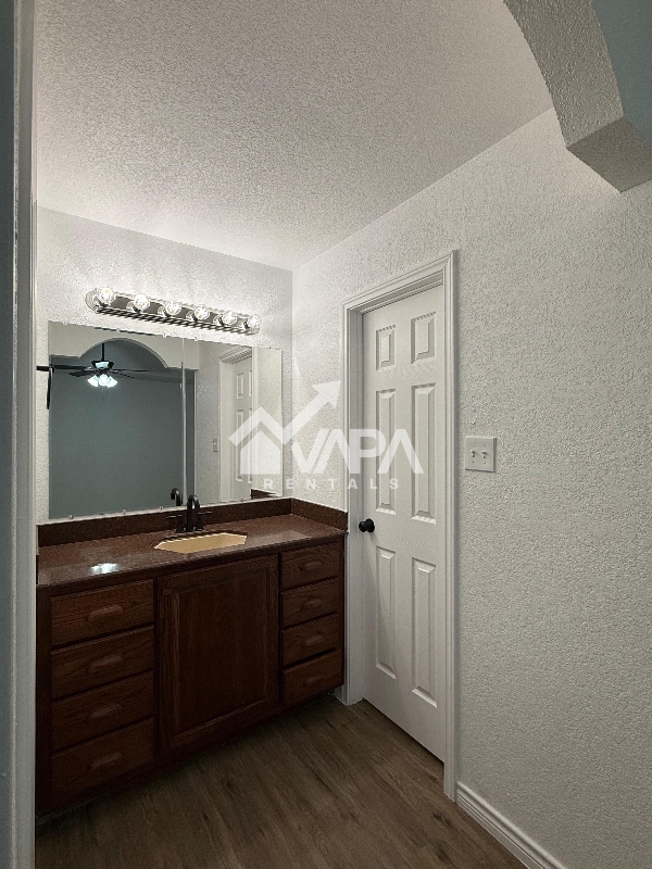 Building Photo - 194 High Oak