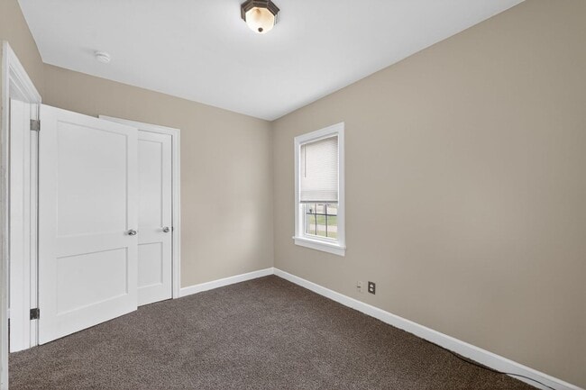 Building Photo - Updated Charming 2BR House in Plain Twp/Canton
